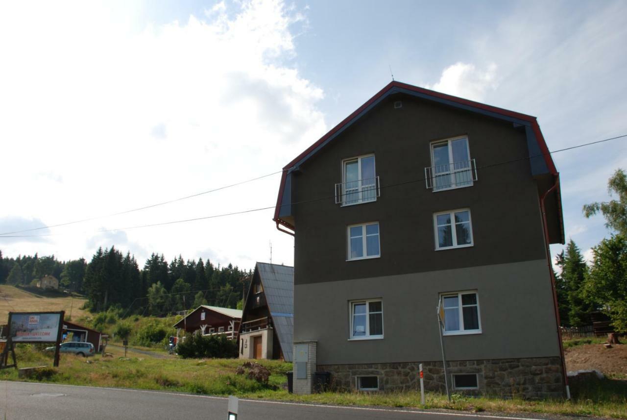 Apartman Raketa Pernink Dış mekan fotoğraf